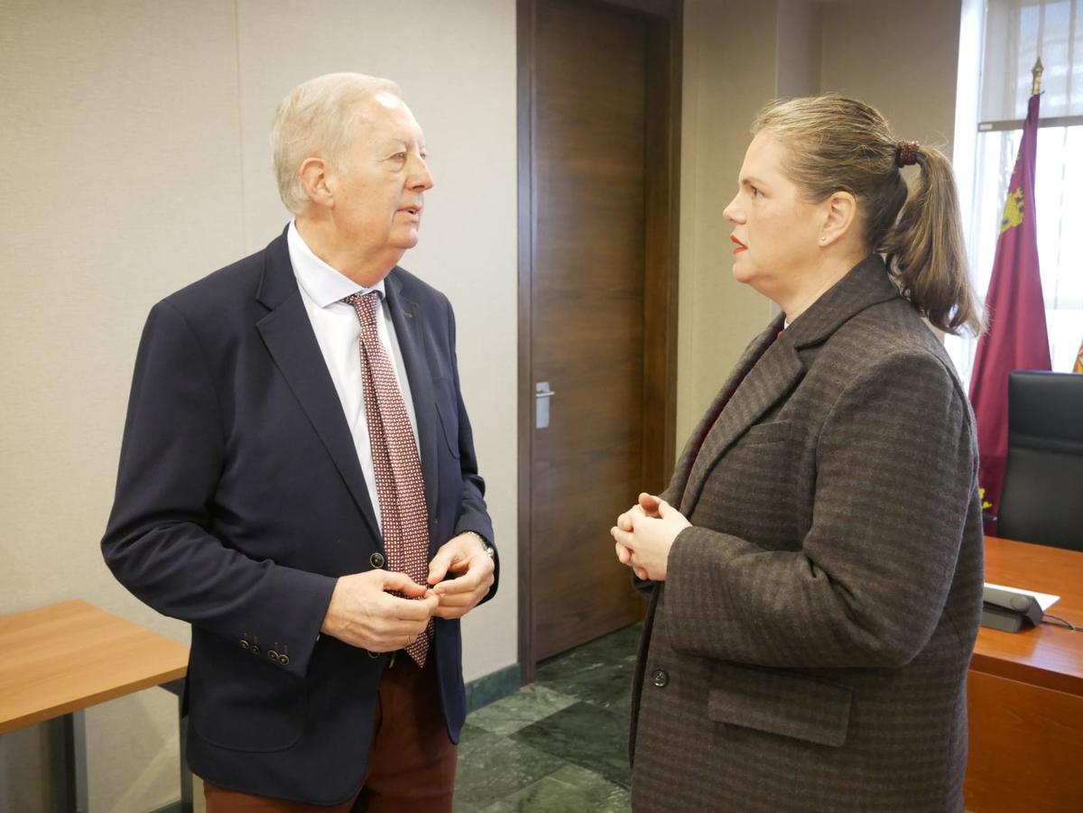 Los diputados regionales del PP Antonio Martínez Pastor y María Luisa Ramón.