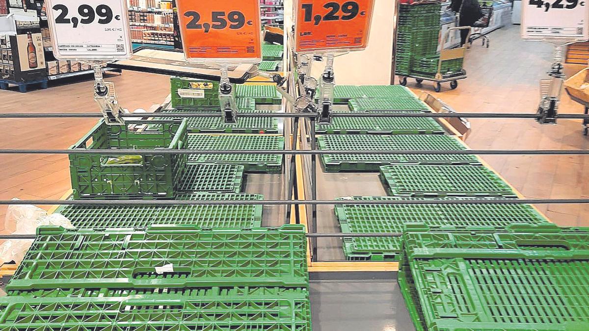 Desabastecimiento en un supermercado a causa de la protesta.