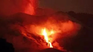 La lluvia pone en riesgo a La Palma al desviar el volcán los cauces de agua