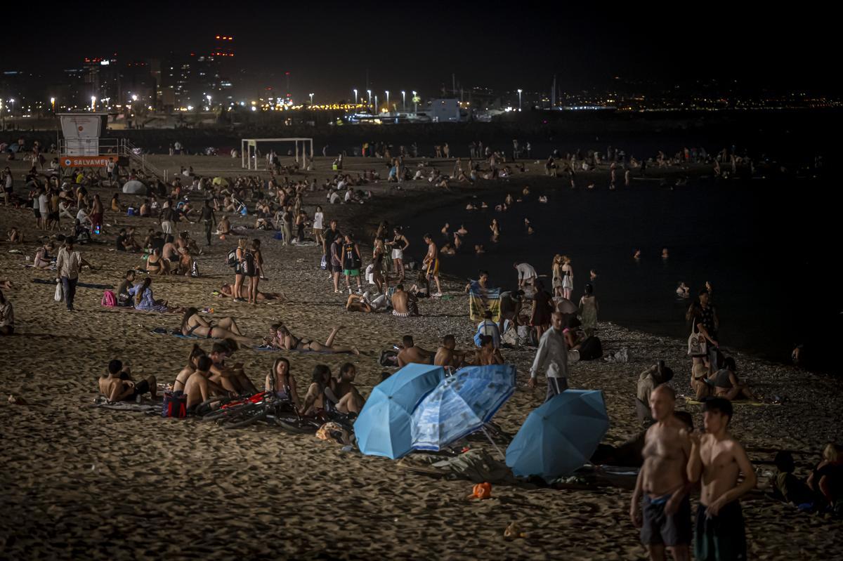 Baños contra la noche infernal en Barcelona