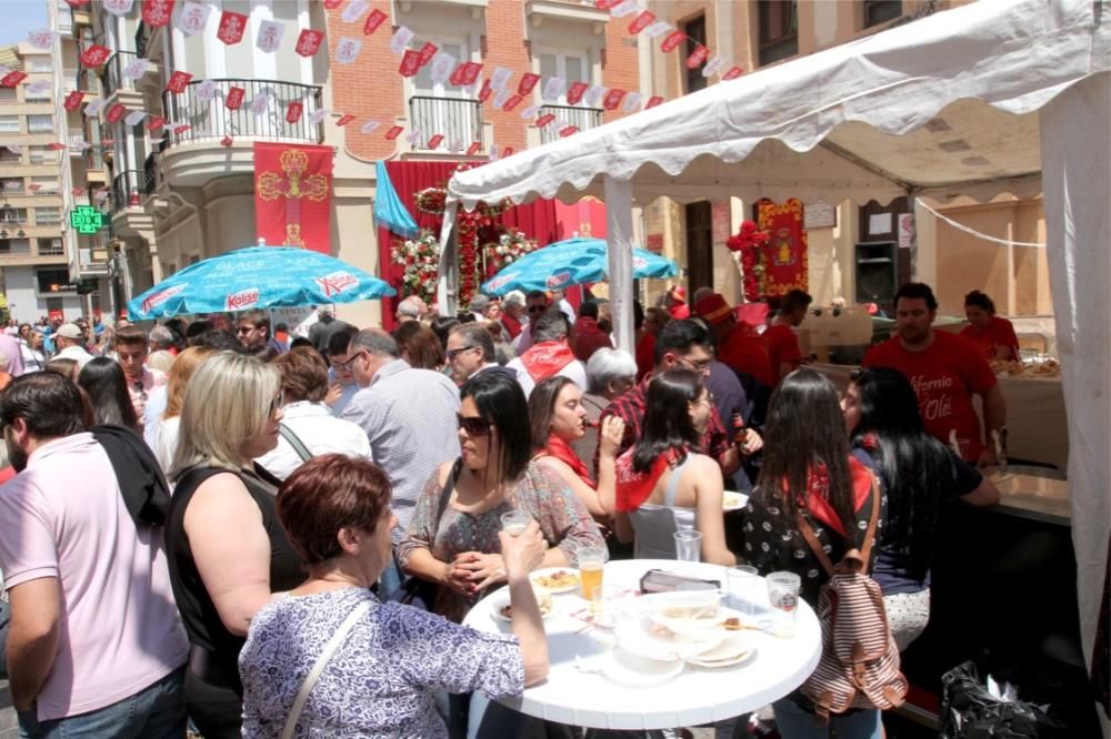 Gran ambiente en al Fiesta de las Cruces de Mayo en Cartagena