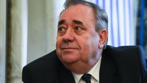 zentauroepp44758972 former first minister of scotland alex salmond sits at a tab180825185526