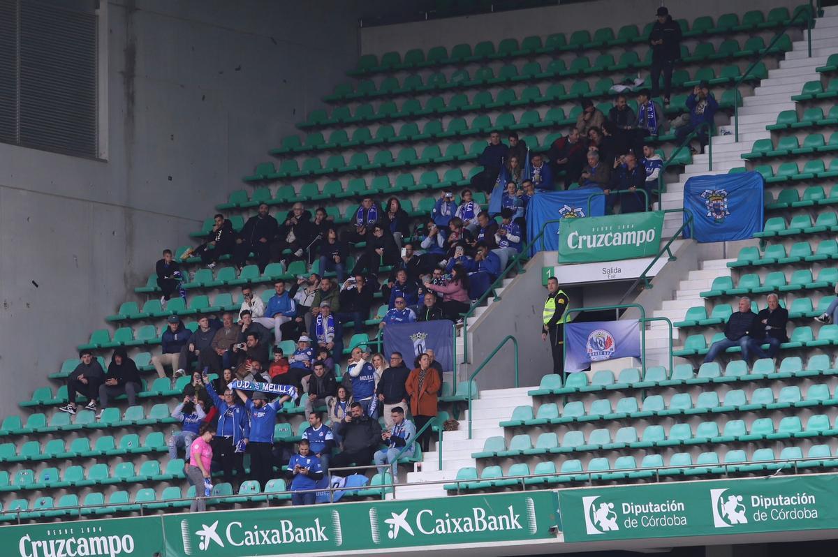 Córdoba CF-Melilla: las imágenes de la afición en El Arcángel