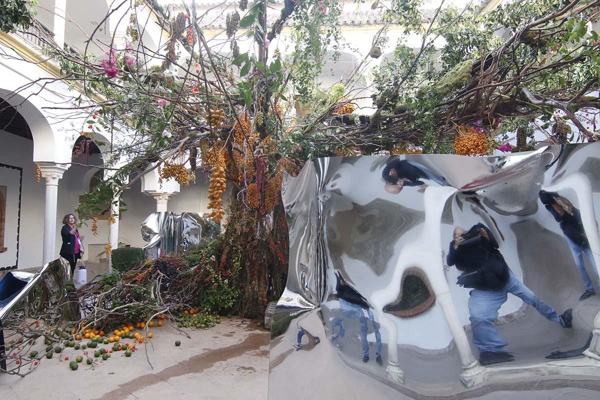Conjunto floral instalado en el Museo Arqueológico