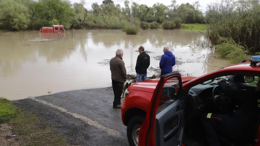 El Guadalquivir alcanza el nivel rojo en Córdoba