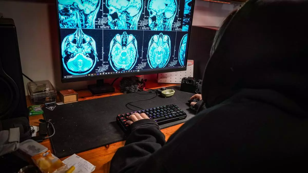 Piden 16 años de cárcel para un trabajador del Hospital Universitario de Badajoz por consultar 384 veces datos clínicos