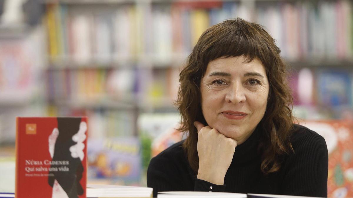 Núria Cadenes, autora de «Qui salva una vida».
