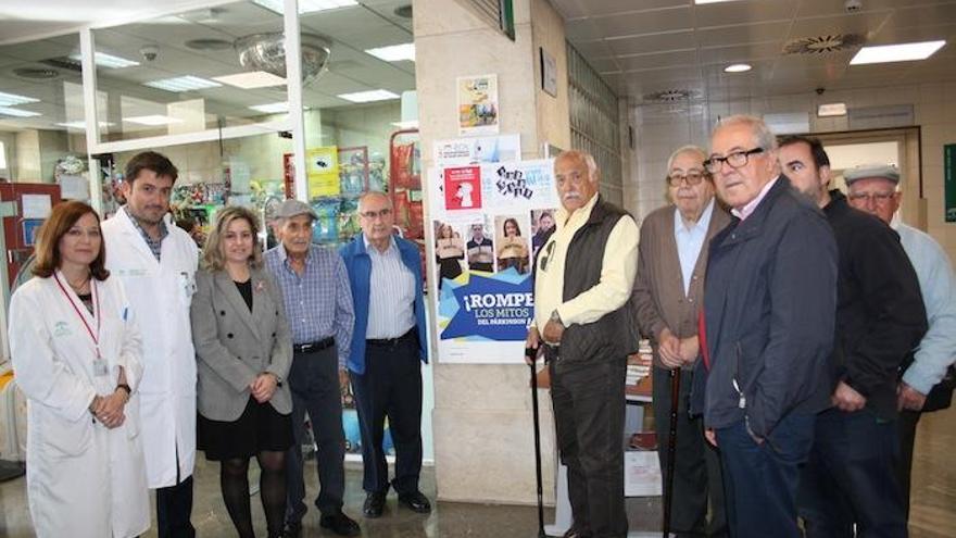 La delegada Begoña Tundidor visitó ayer la mesa informativa.