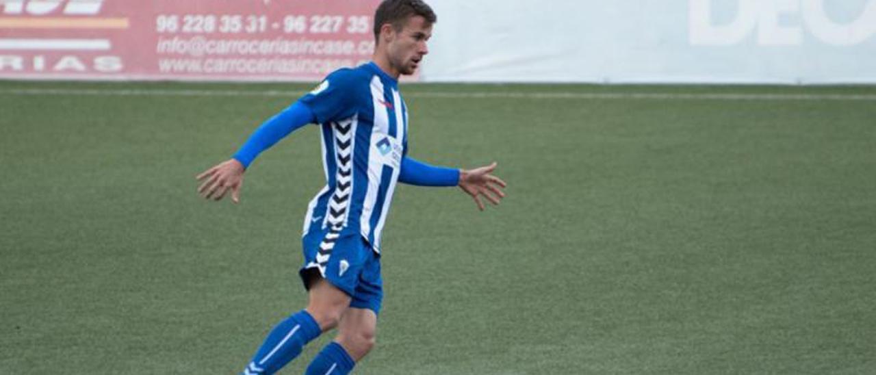 Moltó con el CD Alcoyano, desde el que regresa a Atzeneta | LEVANTE-EMV