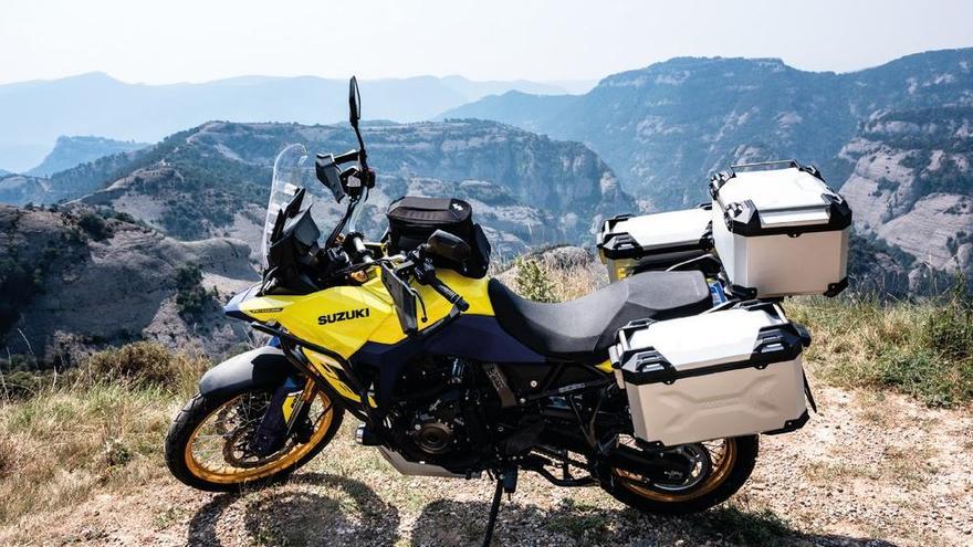 Suzuki Femotor celebra con una promoción irresistible los éxitos de la V-Strom 800DE y de la  GSX-8S en el alpen Master 2023