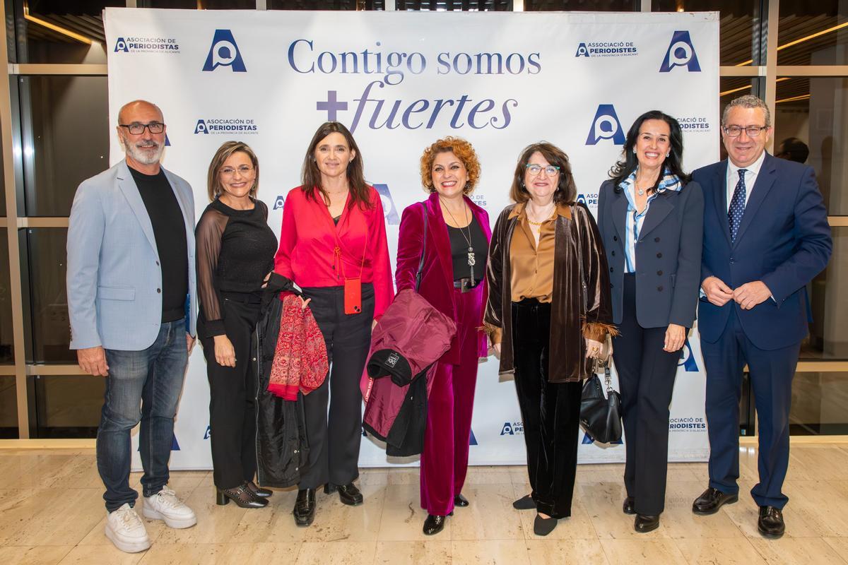 Tomás Moya, María Martín, Almudena Agulló, Paz Castelló, Amparo Navarro, María López y Toni Pérez.