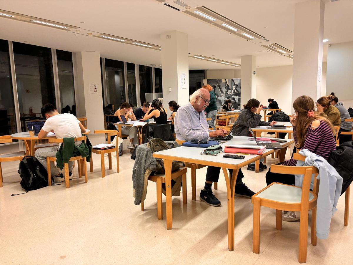 Imagen de la sala de estudios del Centre Cultural El Carme de Badalona, el pasado noviembre