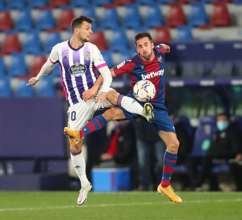 Levante - Real Valladolid, en imágenes