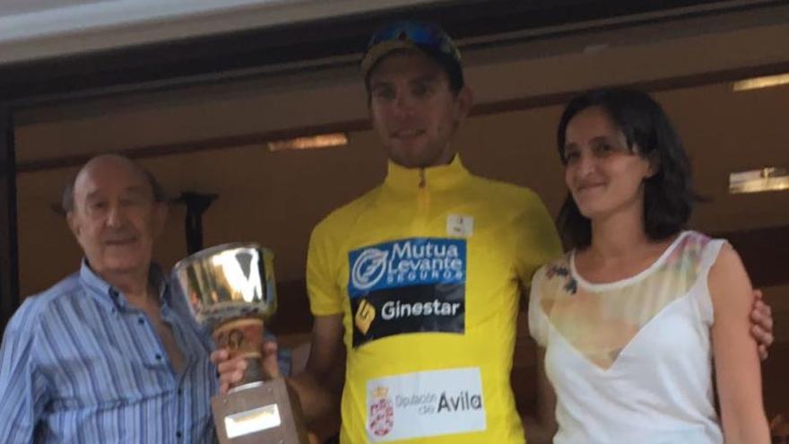 Grigorev, con el maillot de líder en la Vuelta a Ávila