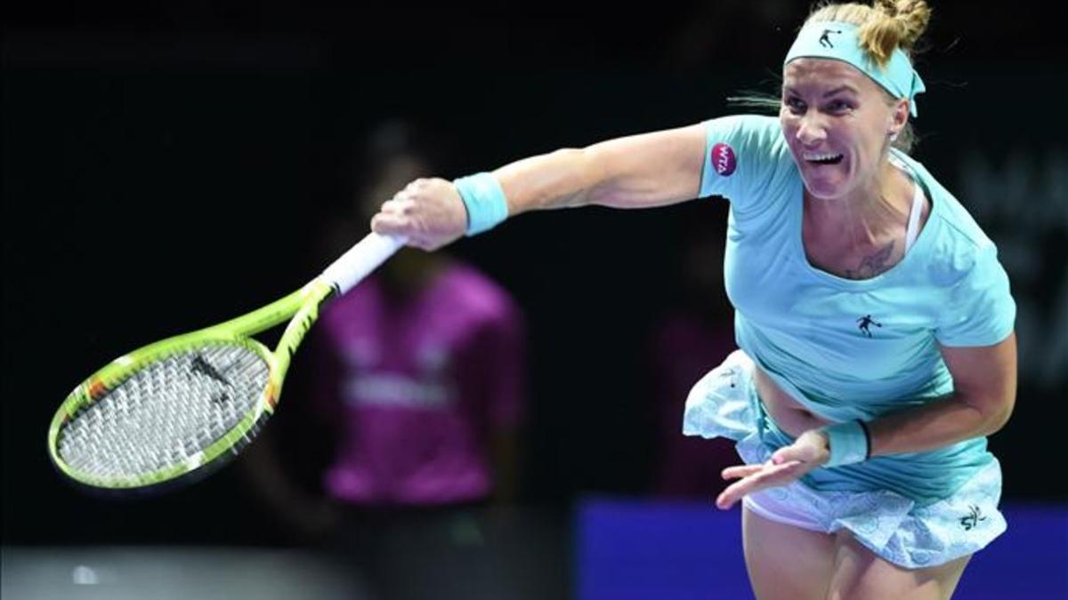 Svetlana Kuznetsova, que llegó la última a Singapur, está sacando fuerzas de todas partes