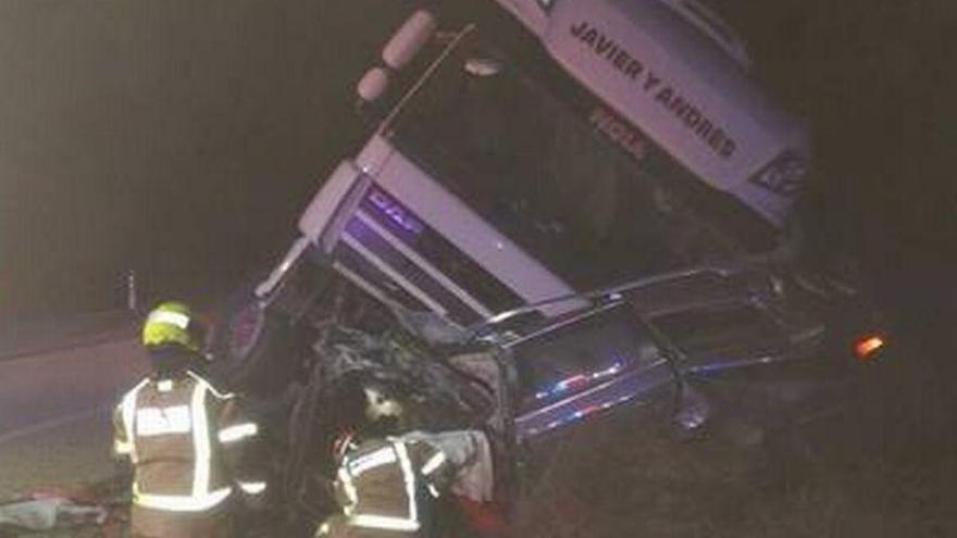 Fallece un joven de 21 años tras chocar con un camión en la N-420 en Teruel