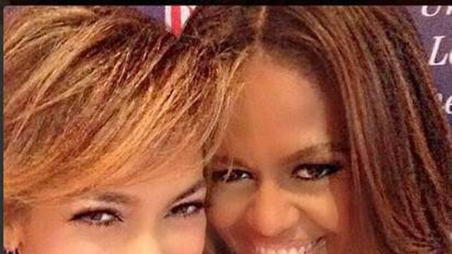 Michelle Obama y Jennifer López, &#039;selfie&#039; solidario por la comunidad latina