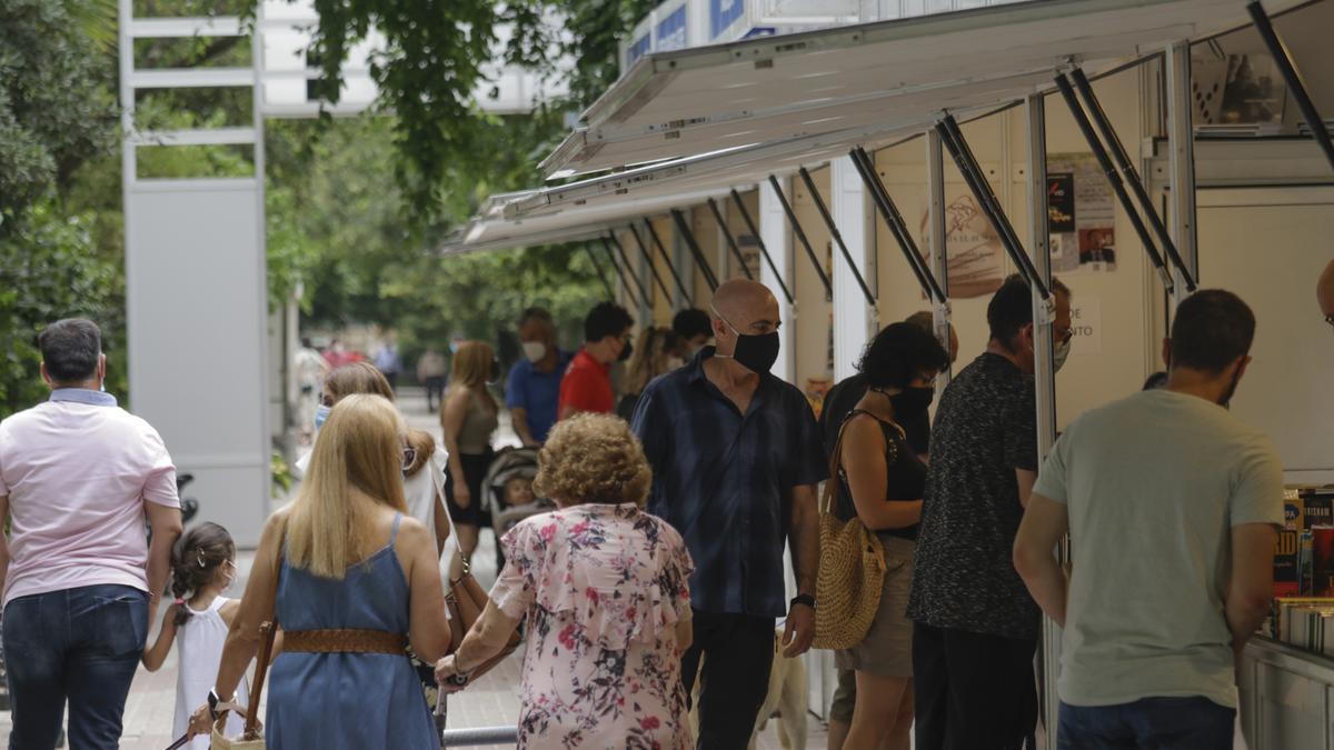 Ambiente en la última jornada de la feria del libro, el sábado.