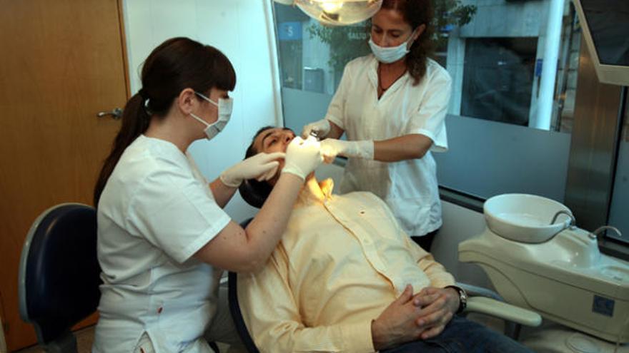 Un paciente en el dentista.