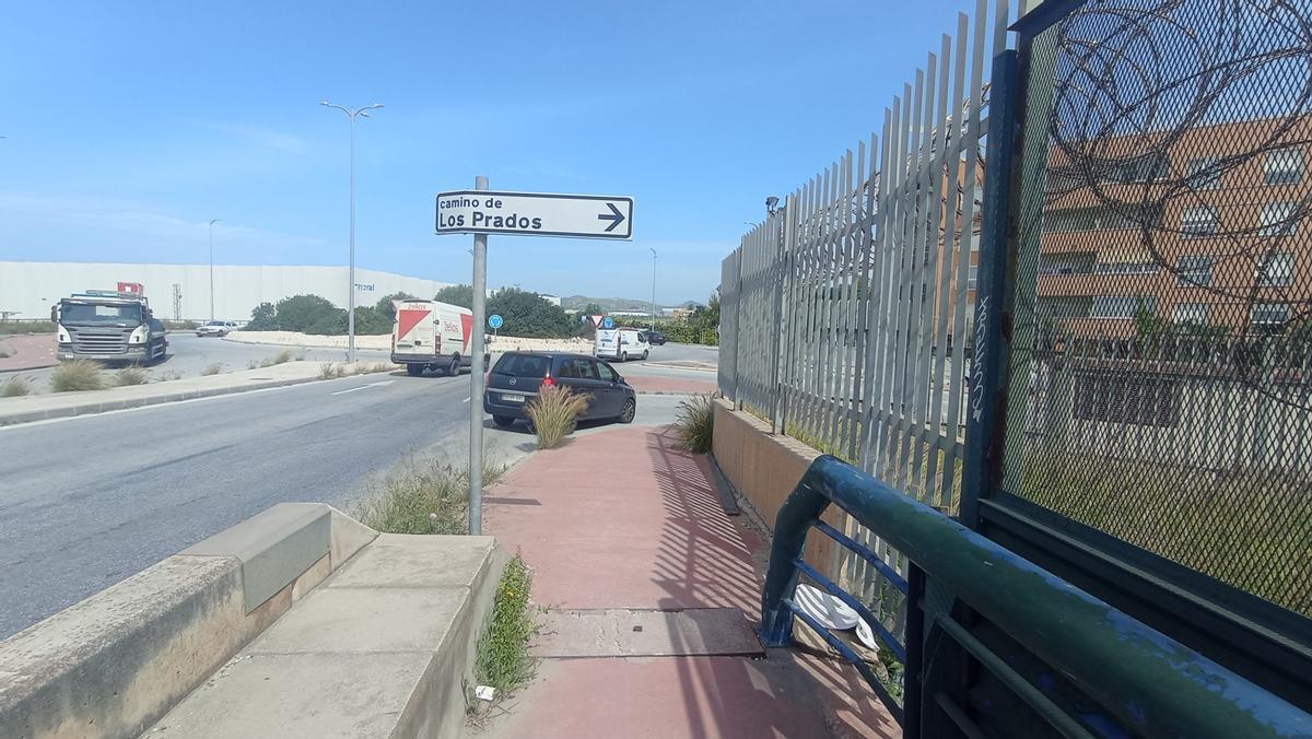 Final del puente de la Carretera Azucarera-Intelhorce y llegada a la problemática calle Ucrania.