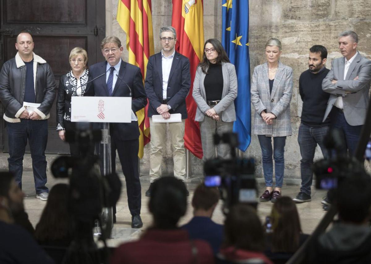 Las lágrimas de Consuelo Llobell, con Galiana al lado, resumen el duro golpe que sufrió la fiesta. m.a.montesinos