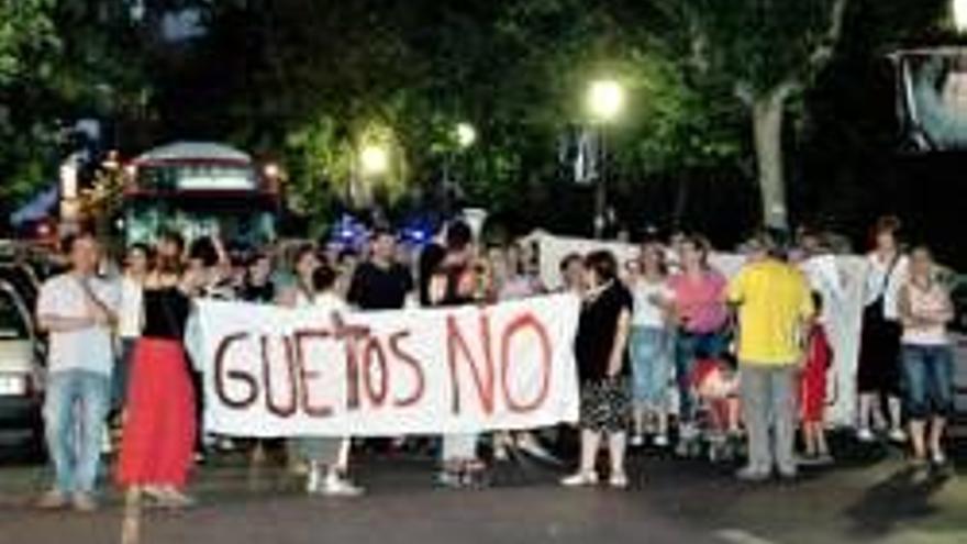 Vecinos de Aldea Moret protestan porsu abandono