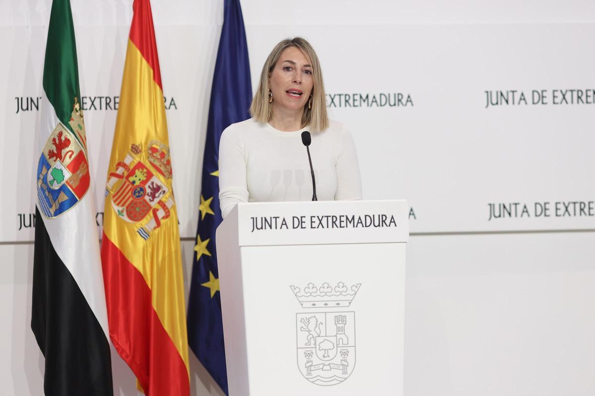 El próximo 3 de mayo es la fecha tope para cerrar un pacto que permita la investidura de María Guardiola.