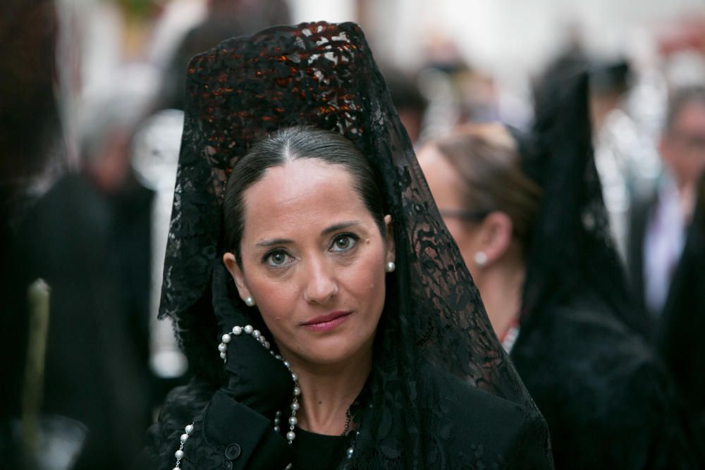 Miles de personas sienten la Semana Santa de cerca en el espectacular descenso por el Casco Antiguo