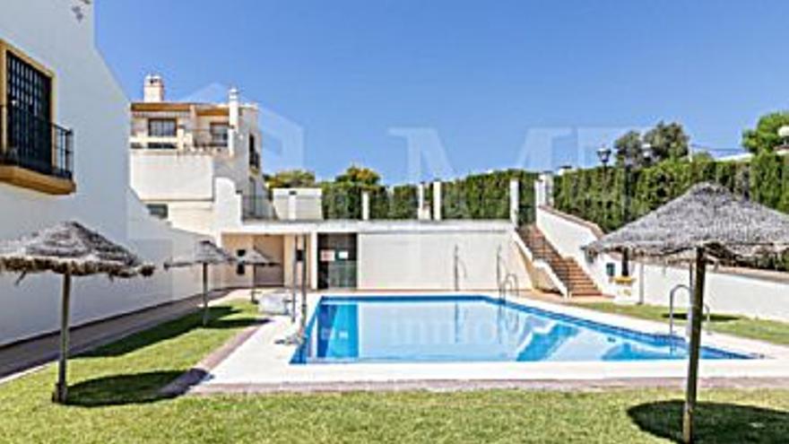 343.900 € Venta de casa en Torre del Mar (Vélez-Málaga) 262 m2, 3 habitaciones, 3 baños, 1.313 €/m2...