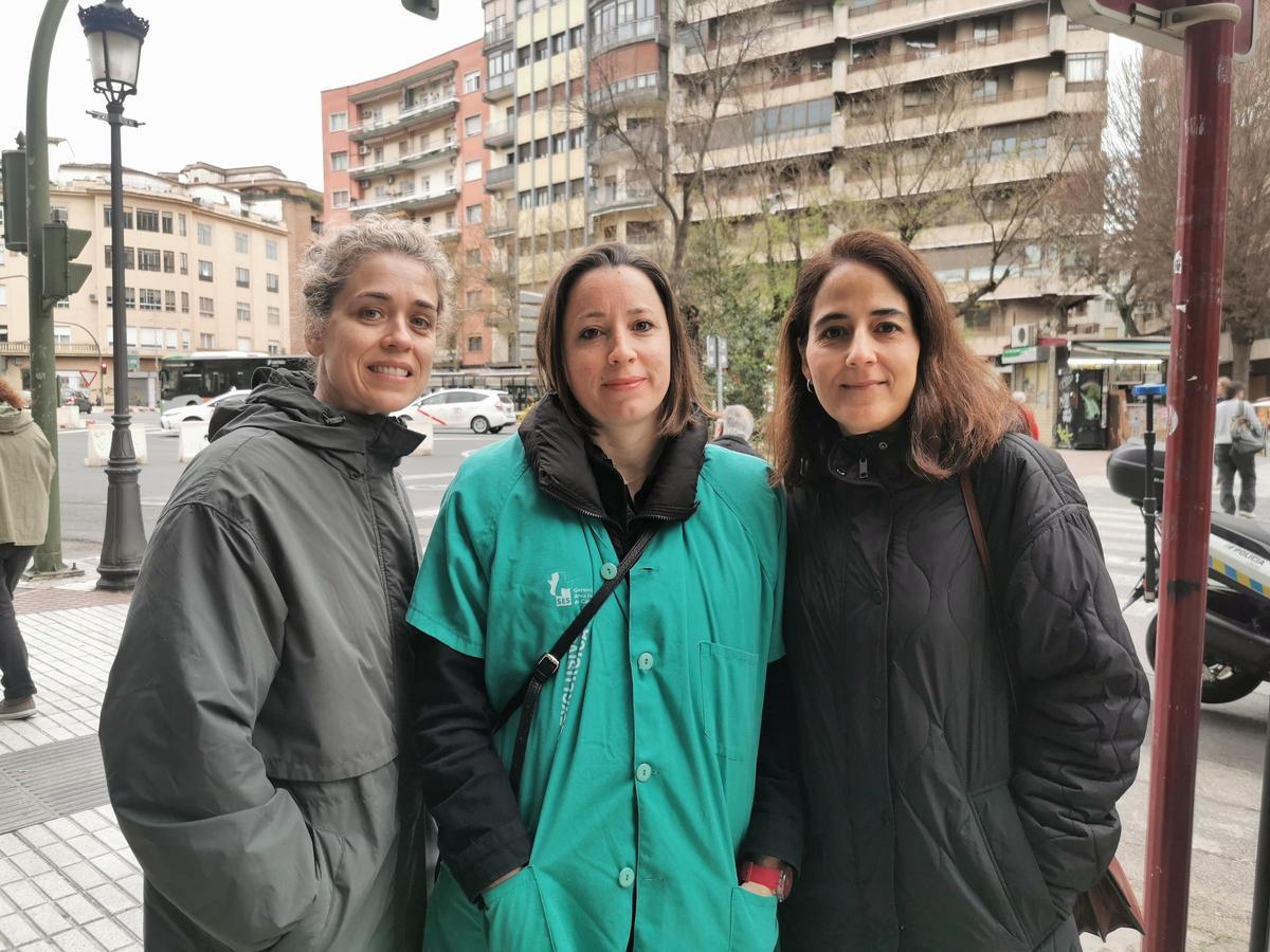 La ginecóloga cacereña Lucía Serrano junto a otras compañeras.