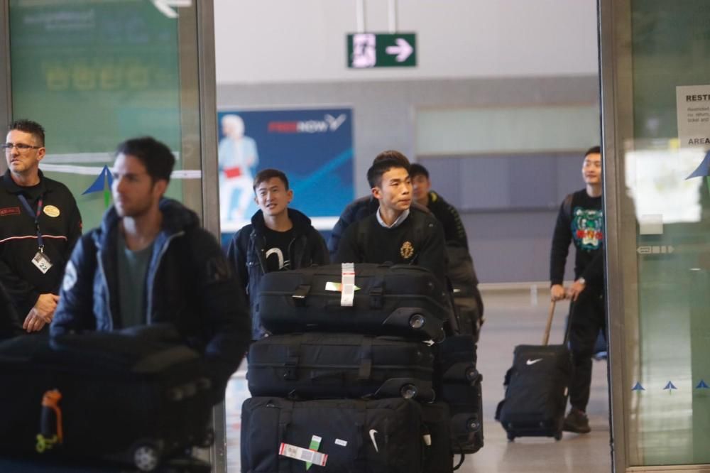 El equipo de fútbol de Wuhan aterriza en Málaga