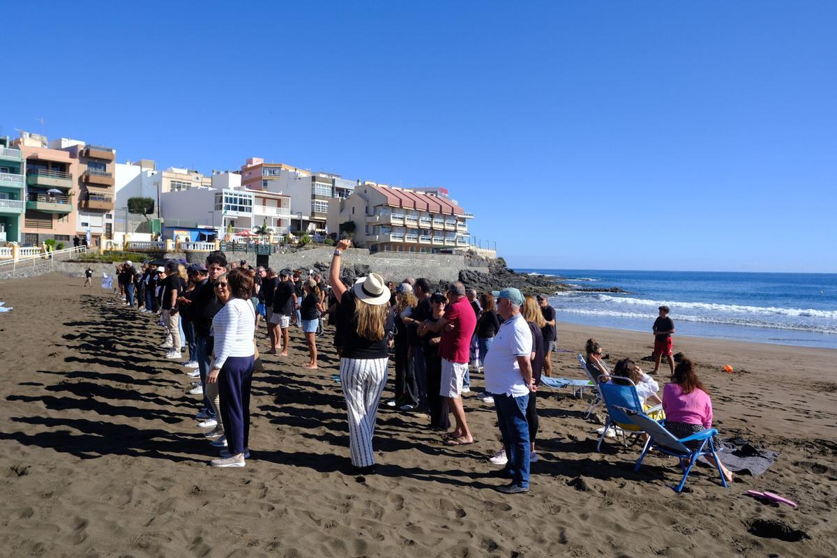 Manifestación contra las jaulas marinas en la costa de Telde