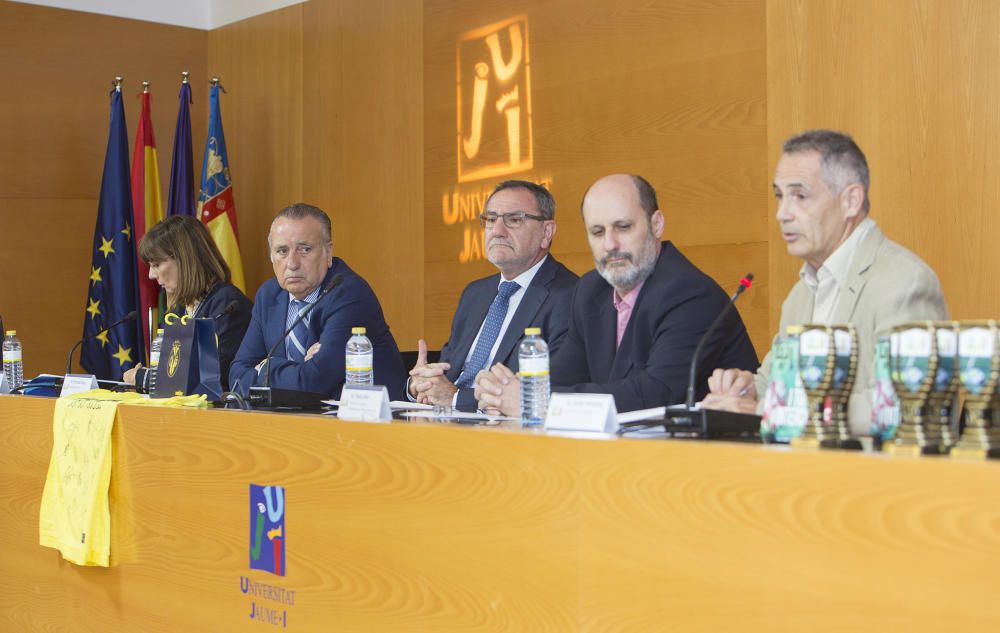 Entrega de las becas Endavant Formació del Villarreal CF