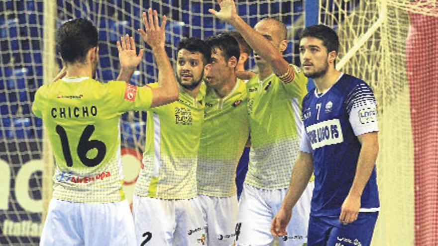 Los jugadores del Palma Futsal celebran uno de los cinco goles al Prone Lugo.