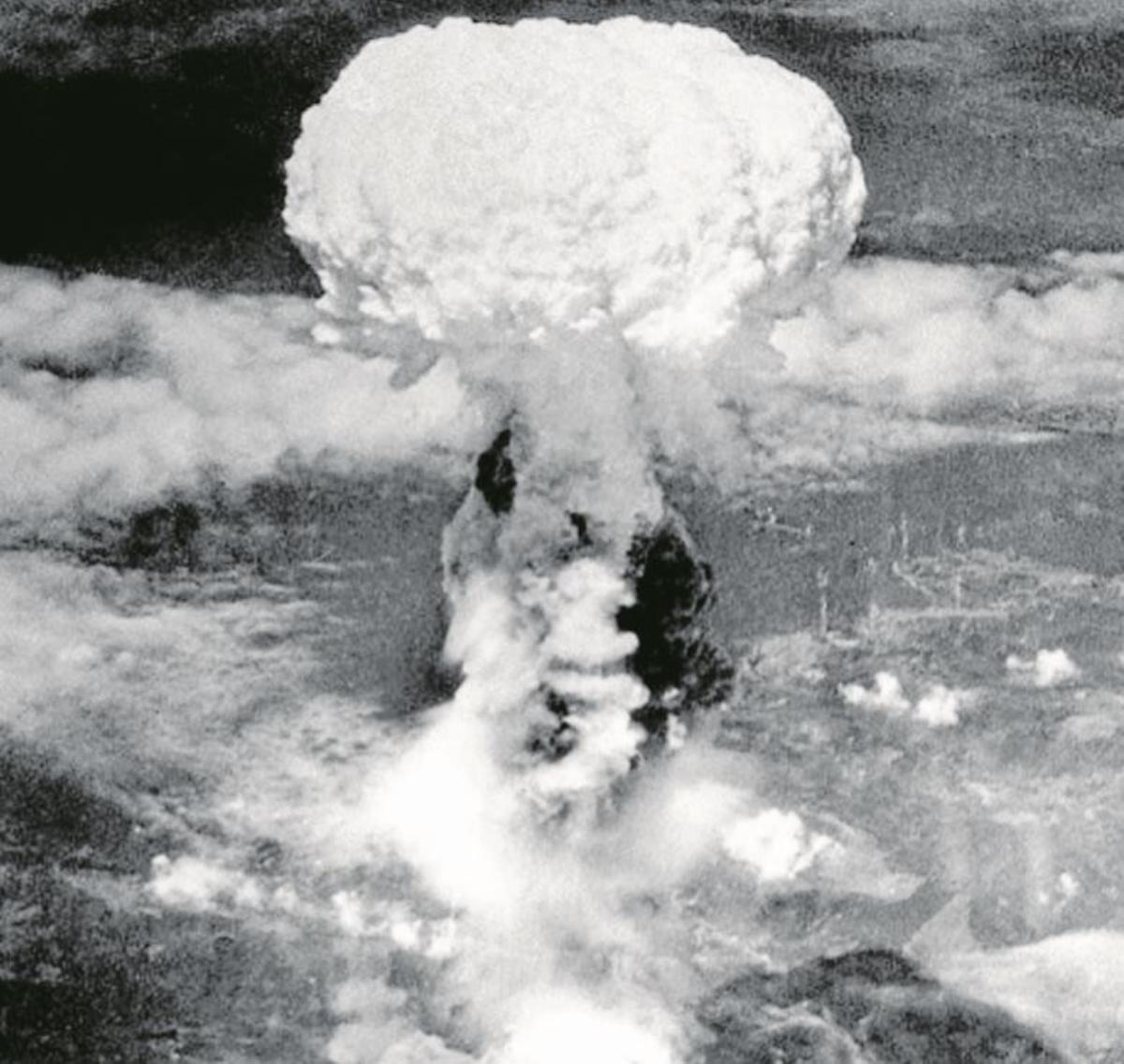 Vista del hongo atómico sobre Hiroshima. (JAPON)