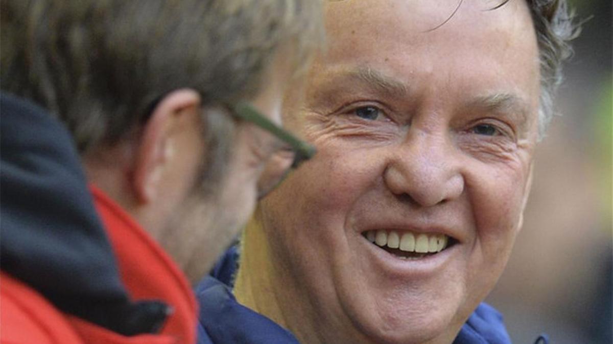 Van Gaal pudo sonreir ânte el Liverpool de Klopp