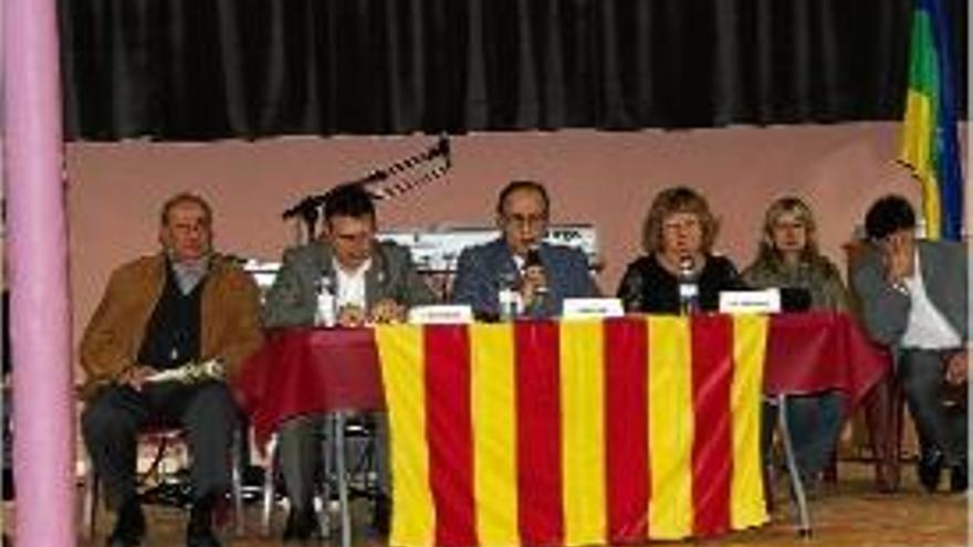 Moment de la inauguració de la nova sala de ball, dissabte a Anglès.