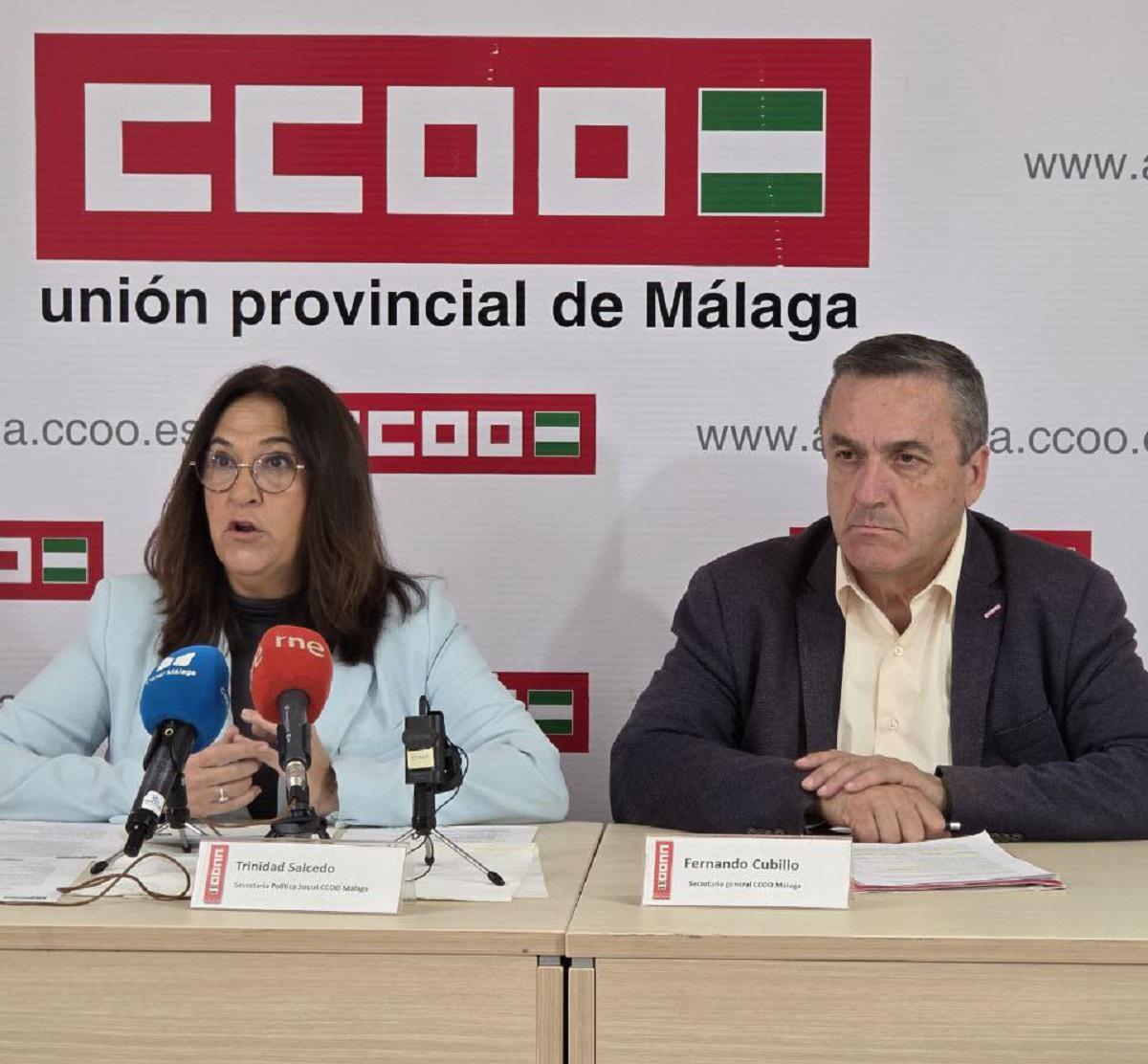 El secretario General de CCOO en Málaga, Fernando Cubillo y la secretaria de Políticas sociales, Trinidad Salcedo.