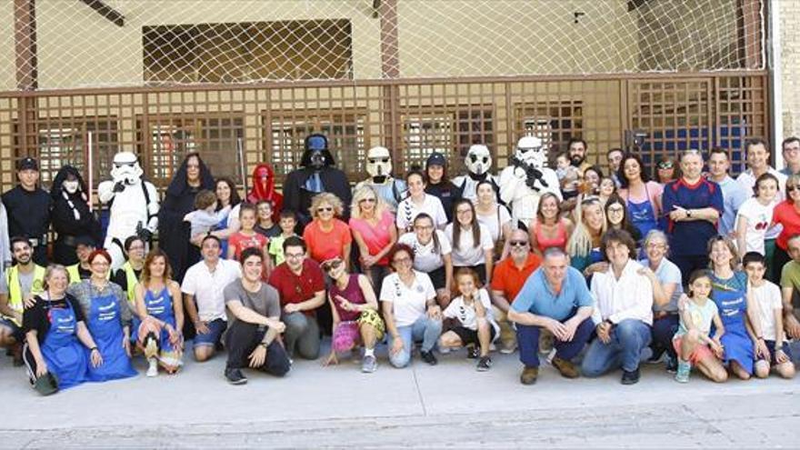 Un mercadillo lleno de deporte y solidaridad