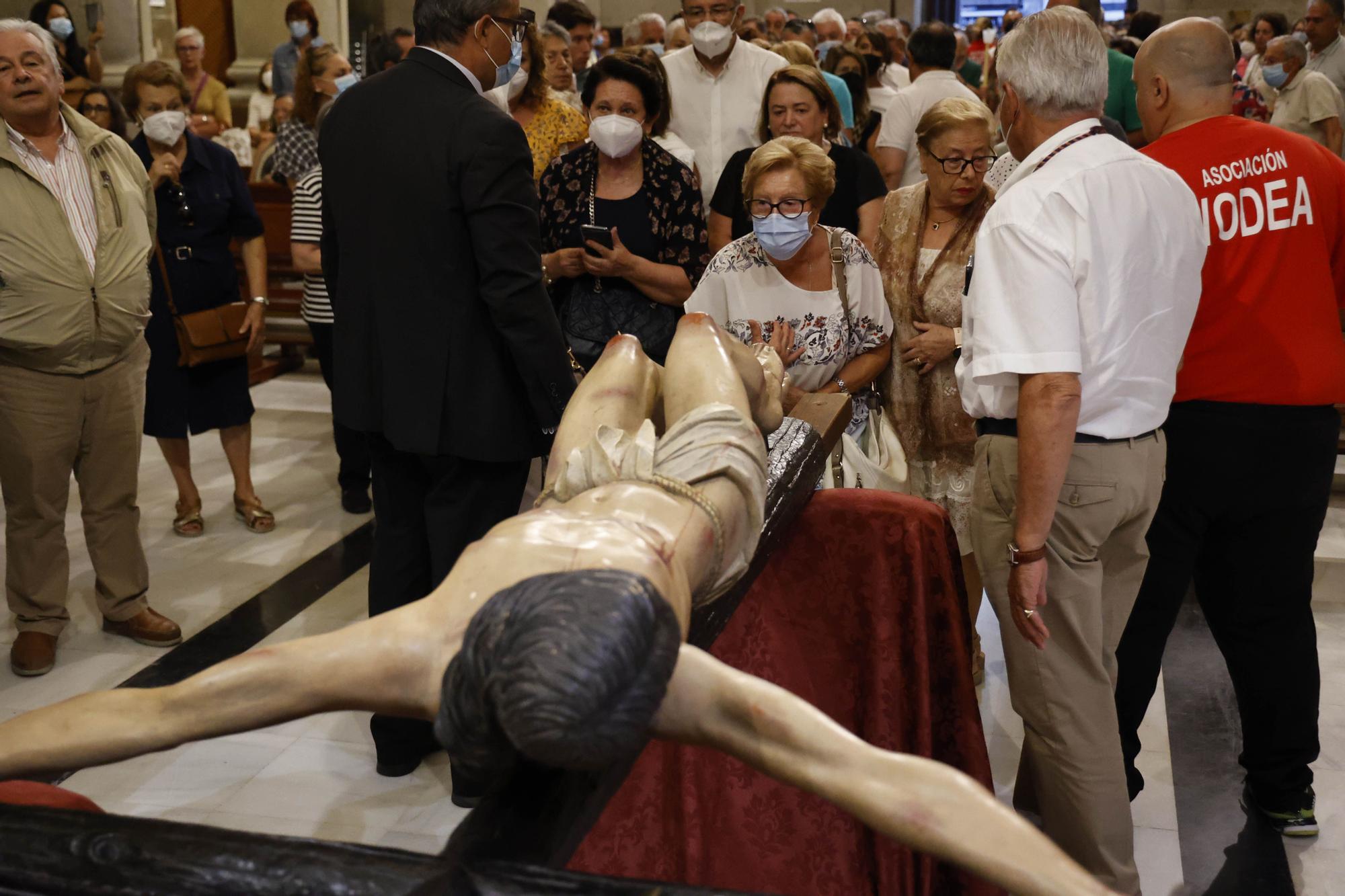 Vigo recupera el descenso del Cristo de la Victoria