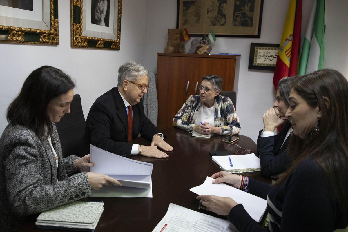 Reunión entre representantes de la Diputación y el Ayuntamiento de Aguilar.