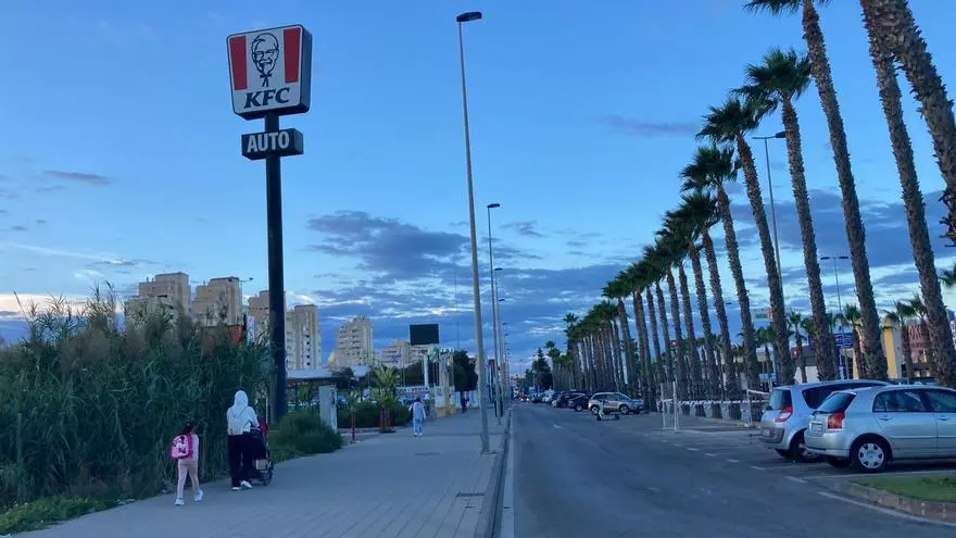 Zona de la avenida de las Cortes Valencianas de Torrevieja donde tuvo lugar el apuñalamiento