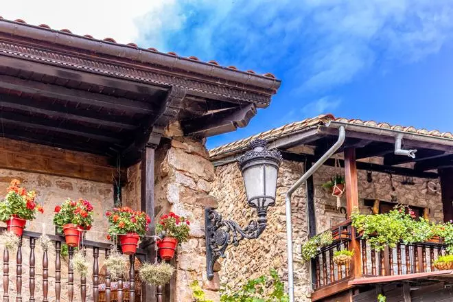 El pueblo de Cantabria más sorprendente: sin coches y con el mayor hayedo de Europa