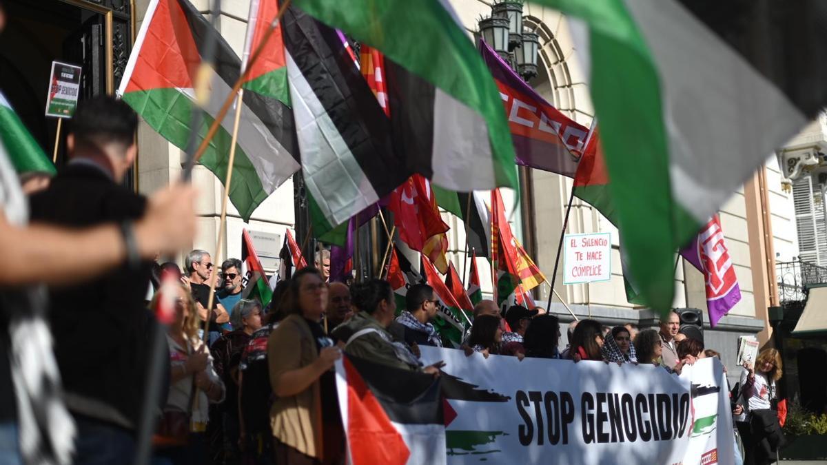 Vídeo | Concentración por Palestina en Zaragoza en la jornada de huelga