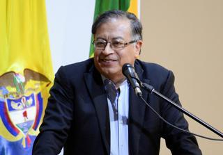 Gustavo Petro asume la presidencia de Colombia con la promesa de un cambio histórico