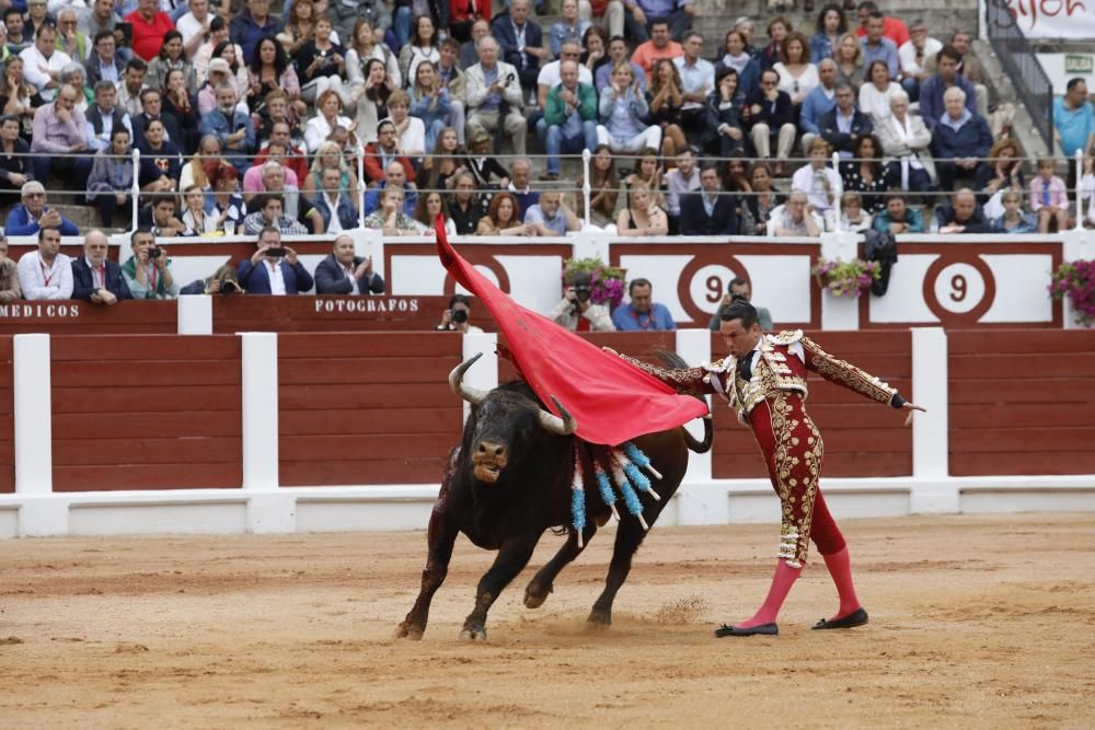 Perera pone el broche perfecto a la feria.