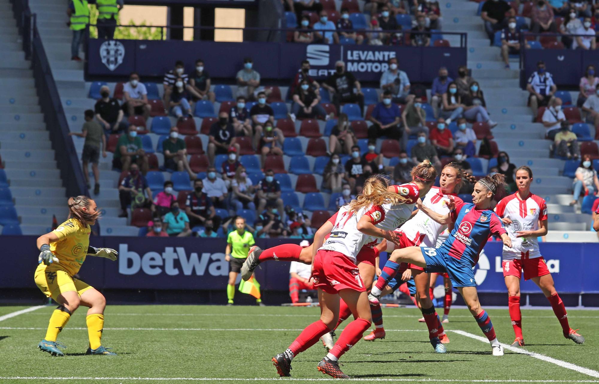 Las imágenes de la vuelta del público al Ciutat de València