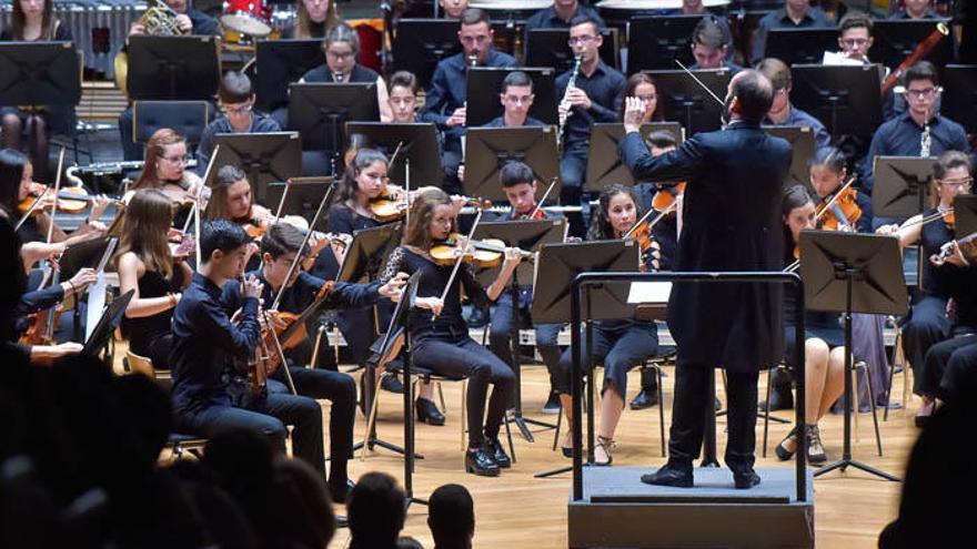 La Inegale Joven Orquesta ofrece su tercer concierto en el Alfredo Kraus