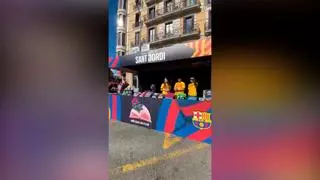 El Barça celebra Sant Jordi con un stand en la calle