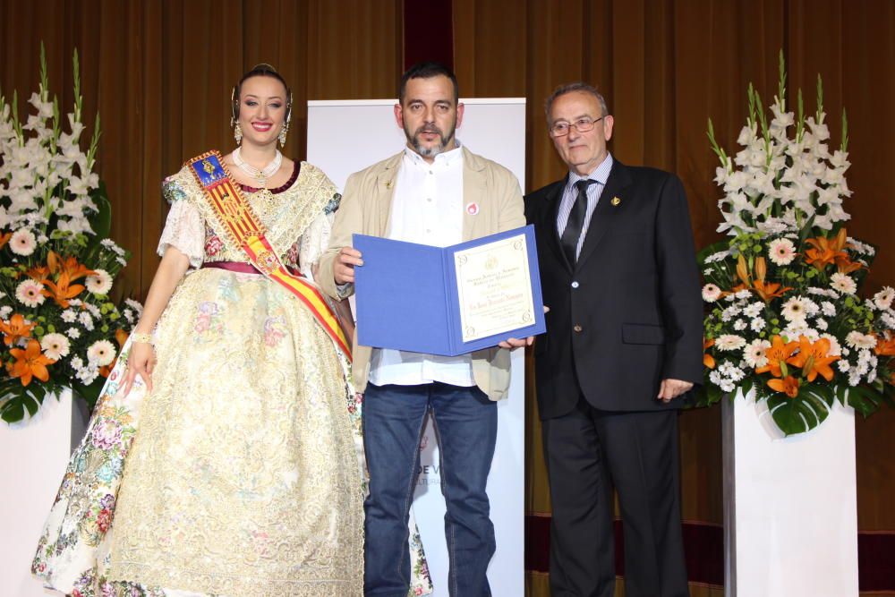 El Gremio de Artistas Falleros entrega los "Ninots d'Or"